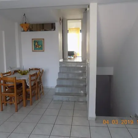 別荘 Sykia Seafront Maisonette Near And Mountain